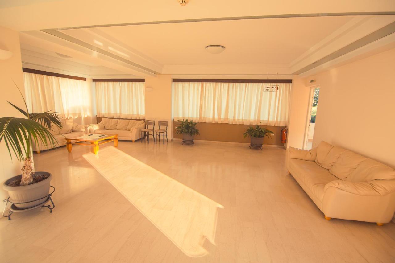 Adonis Hotel Превеза Экстерьер фото