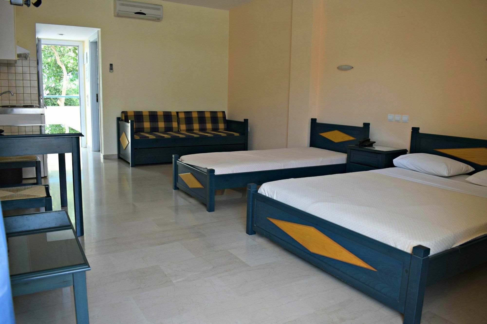 Adonis Hotel Превеза Экстерьер фото